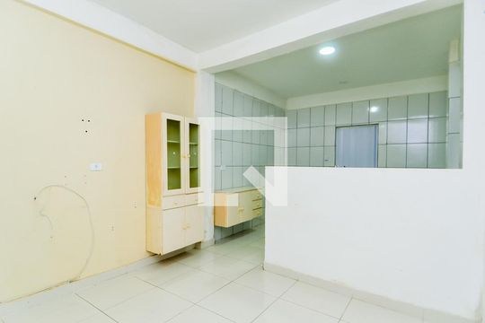 Quarto  de casa para alugar com 1 quarto, 50m² em Vila Flórida, Guarulhos