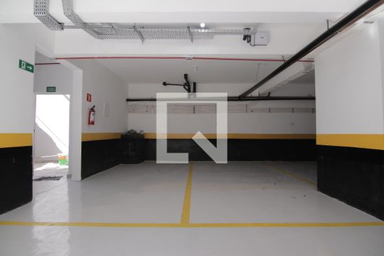 Garagem de apartamento à venda com 2 quartos, 40m² em Jardim Maringá, São Paulo
