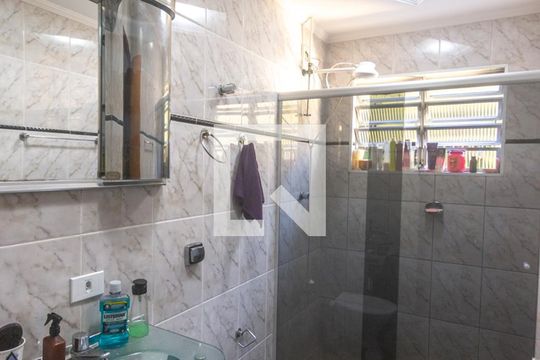 Banheiro social de casa à venda com 3 quartos, 180m² em Jardim Aurora, São Bernardo do Campo