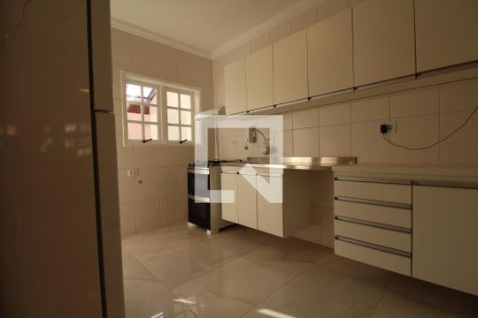 Cozinha de casa de condomínio à venda com 3 quartos, 108m² em Jardim Leonor Mendes de Barros, São Paulo