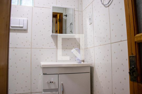 banheiro de apartamento à venda com 1 quarto, 45m² em Padre Reus, São Leopoldo