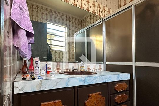 Banheiro da Suíte 1  de casa à venda com 3 quartos, 210m² em Niterói, Canoas