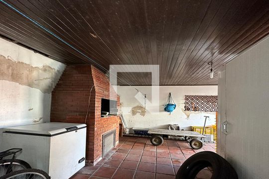 Churrasqueira de casa à venda com 3 quartos, 210m² em Niterói, Canoas