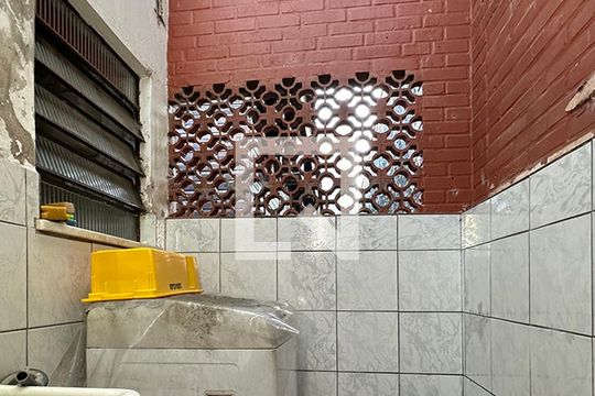 Lavanderia  de casa à venda com 3 quartos, 210m² em Niterói, Canoas