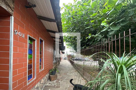 Fachada da casa  de casa à venda com 3 quartos, 280m² em Niterói, Canoas