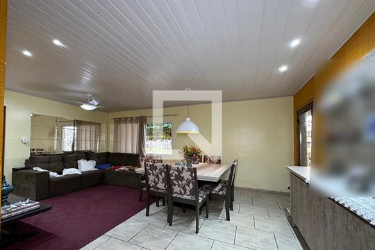 Sala  de casa à venda com 3 quartos, 280m² em Niterói, Canoas