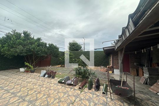 Piscina de casa à venda com 3 quartos, 280m² em Niterói, Canoas