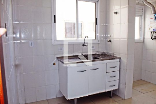 Cozinha de apartamento à venda com 2 quartos, 56m² em Vila Carmosina, São Paulo