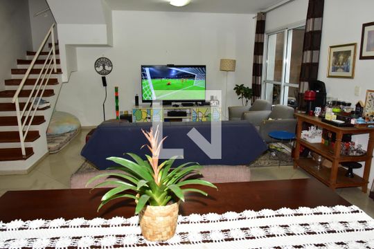 Sala de casa de condomínio à venda com 4 quartos, 241m² em Vila Sofia, São Paulo