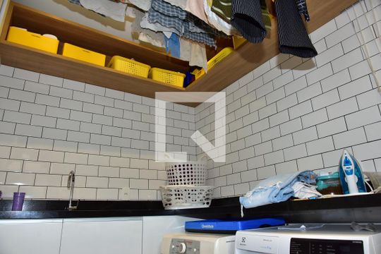 Área de Serviço de casa de condomínio à venda com 4 quartos, 241m² em Vila Sofia, São Paulo