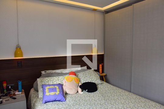 Suíte 1 de casa de condomínio à venda com 4 quartos, 241m² em Vila Sofia, São Paulo