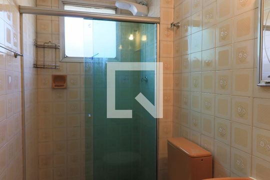 Banheiro de apartamento para alugar com 1 quarto, 47m² em Nova Piraju, São Paulo