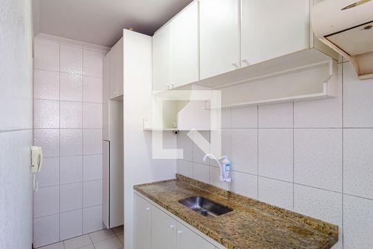 Cozinha de apartamento para alugar com 2 quartos, 56m² em Mirandópolis, São Paulo