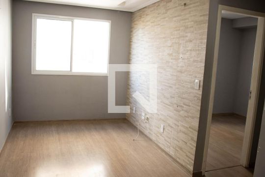 Sala de apartamento à venda com 2 quartos, 45m² em Itaquera, São Paulo