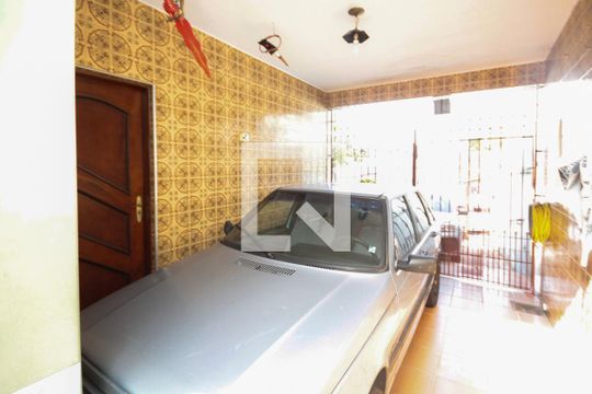 Garagem de casa à venda com 2 quartos, 208m² em Vila Santa Clara, São Paulo