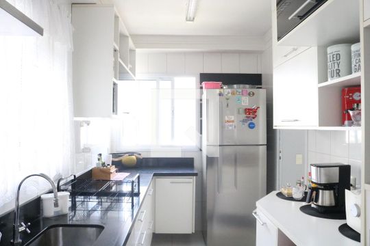 Cozinha de apartamento para alugar com 3 quartos, 109m² em Parque Industrial Tomas Edson, São Paulo