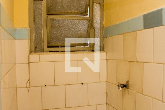 Banheiro Social de apartamento para alugar com 2 quartos, 57m² em Piedade, Rio de Janeiro
