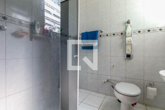 Banheiro Social de casa à venda com 3 quartos, 400m² em Sagrada Família, Belo Horizonte