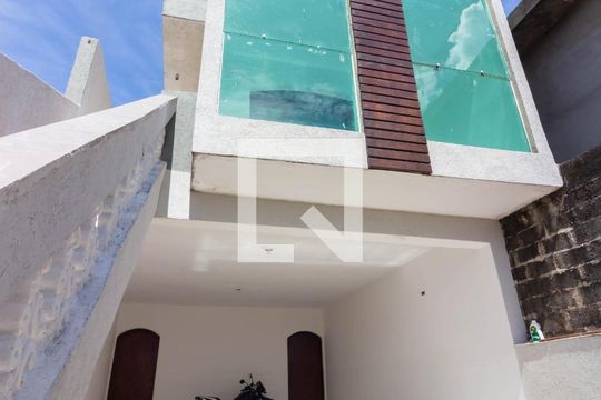 Fachada de casa à venda com 5 quartos, 190m² em Limoeiro, São Paulo