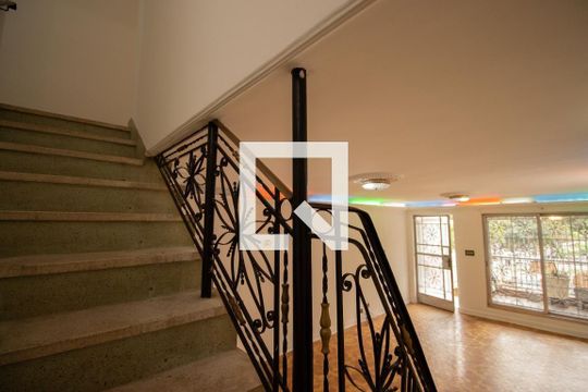 Casa à venda com 3 quartos, 120m² em Vila Mariana, São Paulo