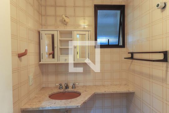 Banheiro de apartamento à venda com 2 quartos, 75m² em Campo Belo, São Paulo