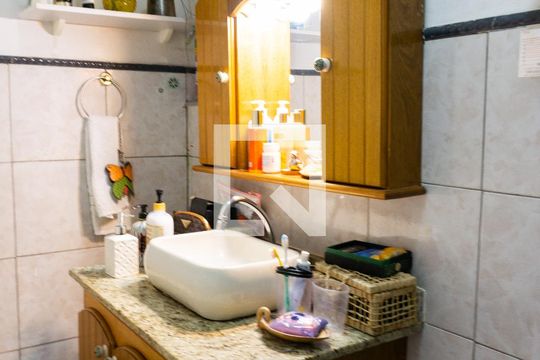 Banheiro de apartamento à venda com 2 quartos, 55m² em Glória, Rio de Janeiro