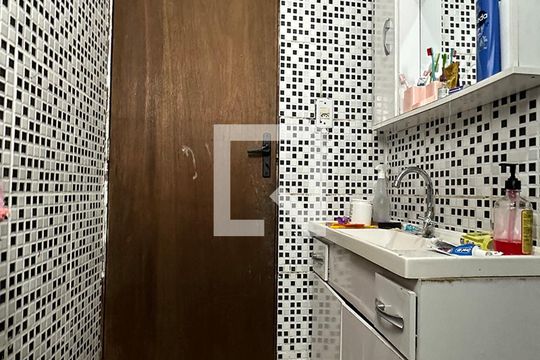Banheiro de casa à venda com 3 quartos, 120m² em Scharlau, São Leopoldo