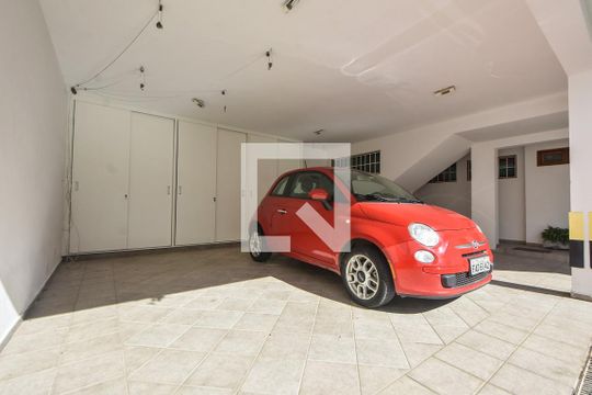Garagem  de casa para alugar com 4 quartos, 400m² em Brooklin, São Paulo