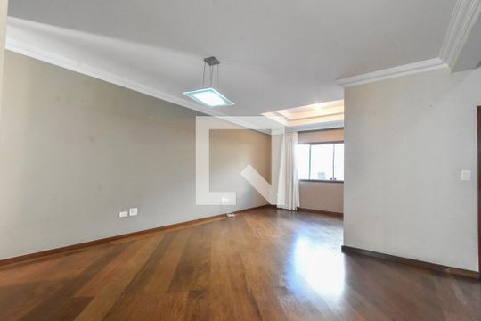 Casa para alugar com 4 quartos, 400m² em Brooklin, São Paulo