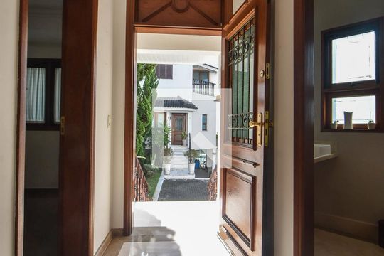 Hall  de casa para alugar com 4 quartos, 400m² em Brooklin, São Paulo