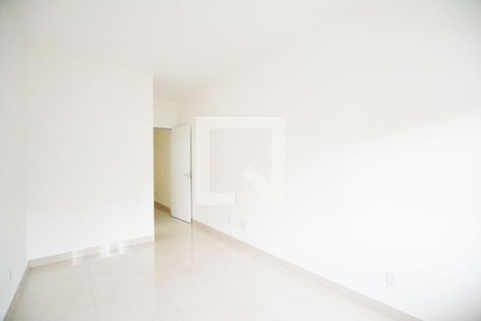 Suíte de casa à venda com 3 quartos, 79m² em Guarujá, Porto Alegre