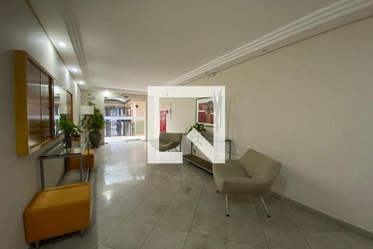 Hall de entrada de apartamento para alugar com 2 quartos, 77m² em Pinheiros, São Paulo