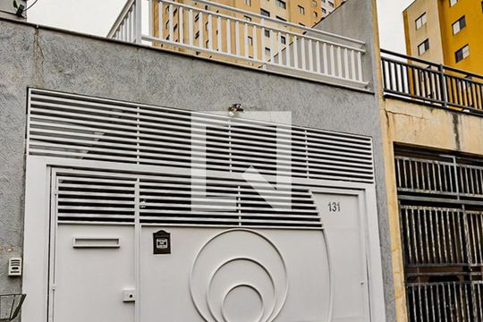 Fachada de casa para alugar com 3 quartos, 180m² em Parque Sao Domingos, São Paulo