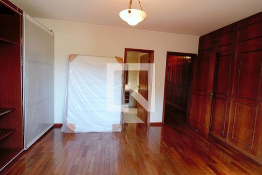 Suíte 1 de casa à venda com 4 quartos, 440m² em Jardim Leonor, São Paulo