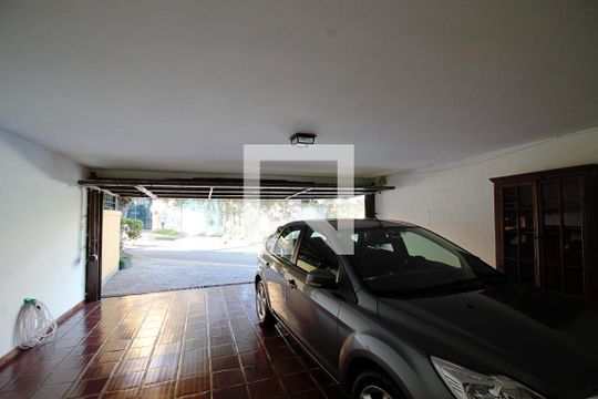 Garagem de casa à venda com 4 quartos, 440m² em Jardim Leonor, São Paulo