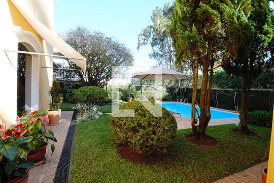 Quintal de casa à venda com 4 quartos, 440m² em Jardim Leonor, São Paulo