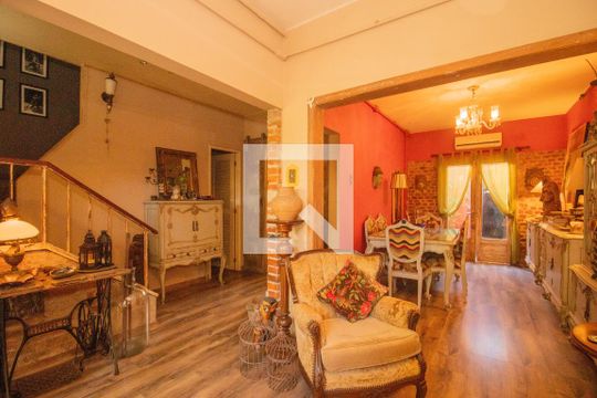 Casa à venda com 5 quartos, 234m² em Moinhos de Vento, Porto Alegre