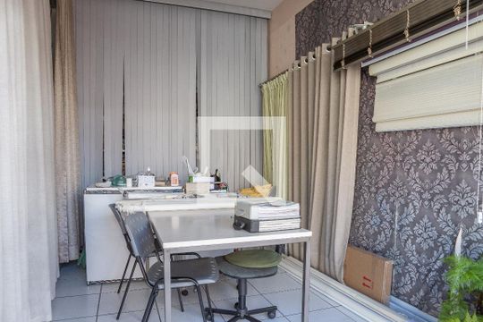 Fundos de casa à venda com 3 quartos, 120m² em Vila Ipojuca, São Paulo