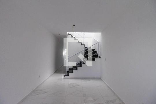 Sala de casa à venda com 3 quartos, 67m² em Vila Virginia, São Paulo