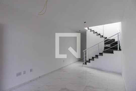 Sala de casa à venda com 3 quartos, 67m² em Vila Virginia, São Paulo