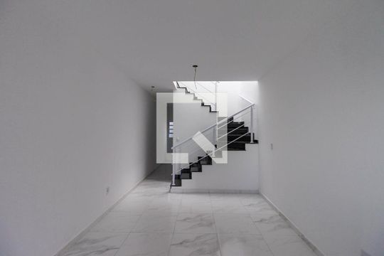 Sala de casa à venda com 3 quartos, 67m² em Vila Virginia, São Paulo
