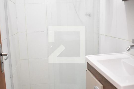 Banheiro de casa para alugar com 2 quartos, 108m² em Campo Grande, Rio de Janeiro