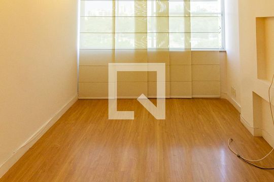 Detalhe da sala de apartamento para alugar com 2 quartos, 70m² em Leblon, Rio de Janeiro