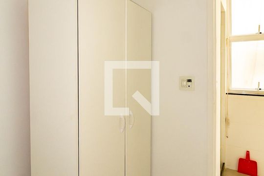 Detalhe do quarto de serviço de apartamento para alugar com 2 quartos, 70m² em Leblon, Rio de Janeiro