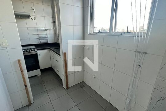 Cozinha de apartamento à venda com 3 quartos, 85m² em Palmares, Belo Horizonte