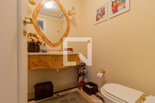 Lavabo de apartamento para alugar com 3 quartos, 250m² em Vila Suzana, São Paulo
