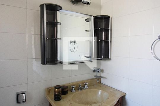 Banheiro suíte de casa à venda com 3 quartos, 176m² em Ferrazópolis, São Bernardo do Campo