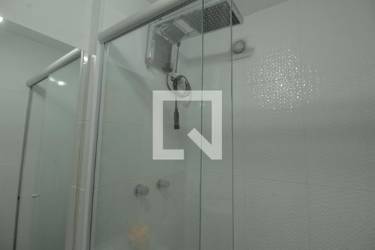 Banheiro de apartamento para alugar com 2 quartos, 47m² em Rubem Berta, Porto Alegre