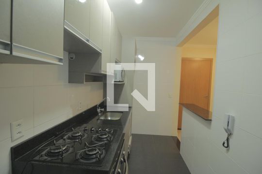 Cozinha e Área de Serviço de apartamento para alugar com 2 quartos, 47m² em Rubem Berta, Porto Alegre