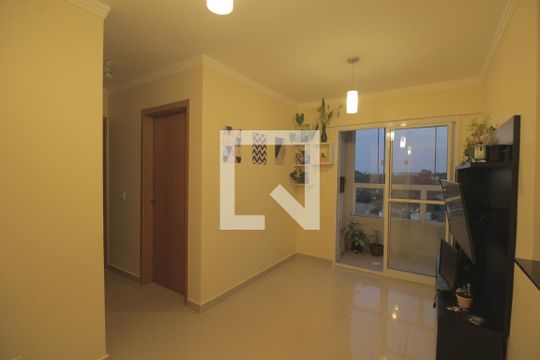 Sala de apartamento para alugar com 2 quartos, 47m² em Rubem Berta, Porto Alegre